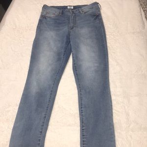 Medium wash skinny jeans